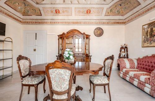 L'Aquila Apartment | EXLUSIVE DOLCEVITA PALAZZO PICALFIERi