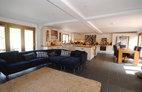 Brushford Cottage | EXMOOR FARMHOUSE, pet friendly, with hot tub in Bampton, Devon