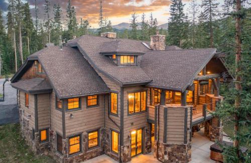 Peak 8 House | Expansive elegance at base of Peak 8, 6 en-suites, 9 fireplaces, game tables, hot tub!