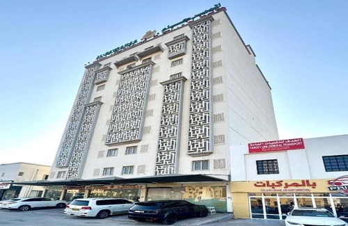 Al Maabilah House | Expansive King Escape | Serenity & Space in Muscat