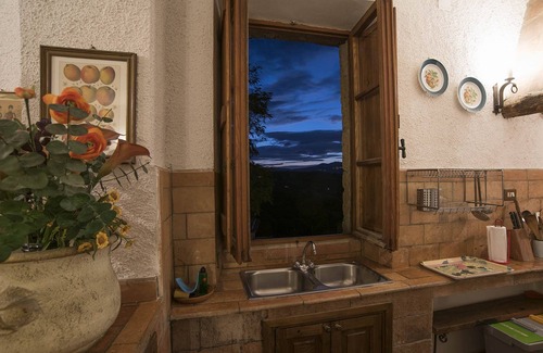 Proceno Apartment | Experience a breathtaking vacation in a castle, B&B,breathtaking view,restaurant
