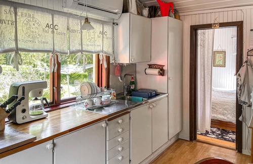 Sala House | Experience an idyllic location near the lake Ljömsebosjön
