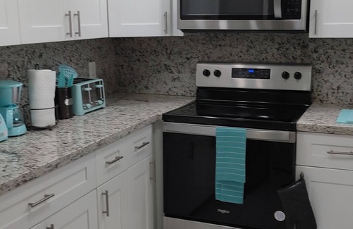 Pembroke Pines Apartment | Experience Comfort and Convenience in the Heart of Pembroke Pines.