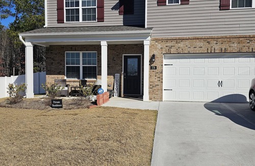 Carthage House | "Experience Luxury at our 5-bdrm getaway. Just a 15 Minute Drive to the Greens"
