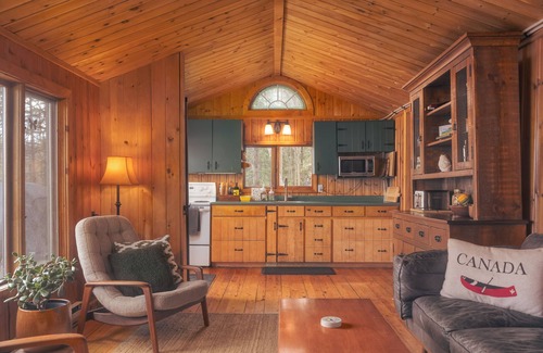McMurrich/Monteith Cottage | Experience Muskoka in our dog friendly cottage with 2 beautiful A-frame bunkies