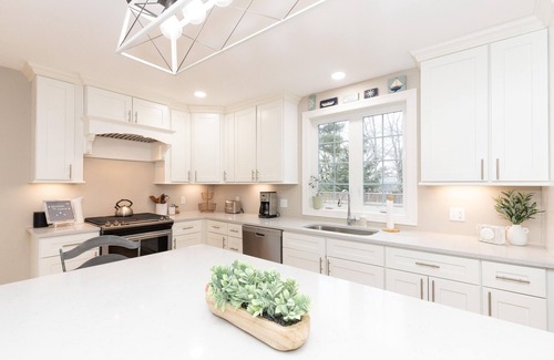Gloucester House | Experience seaside charm near Good Harbor Beach!