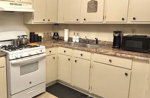 Swiftown Apartment | Experience True Delta Comfort in a Cozy Space
