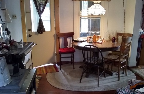 Glenbeulah Cottage | Experience Wisconsin in an old farmhouse in the beautiful Kettle Moraine