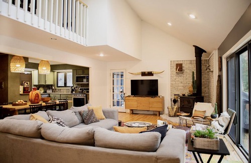 Mount Marion House | Experience Woodstock charm while staying in a cozy cabin in the woods