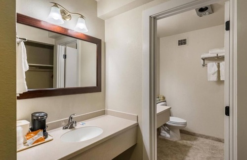 Hayden Island House | Explore all that Portland offers, without breaking the bank