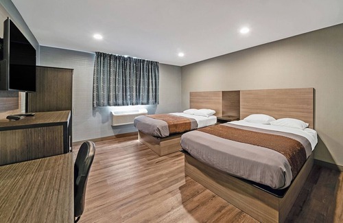 Foxboro Hotel | Explore Foxboro! 4 Units Near Patriot Place, with FREE Breakfast & Parking!