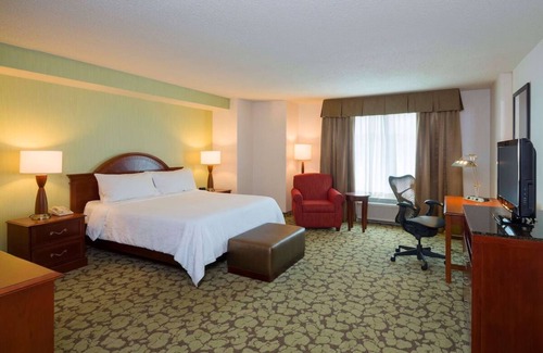 Silver Lane Hotel | Explore Hartford: Cozy Stay with Free Parking & Easy Access to Attractions