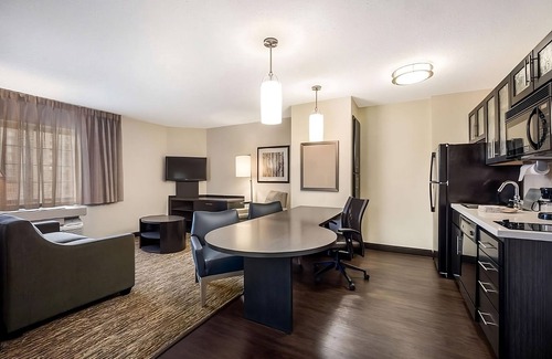 Gateway Apartment | Explore More of Austin, TX! Spacious 1BR Suite with Kitchen, Pets are Allowed!