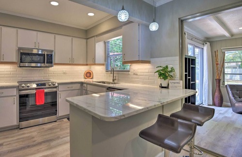 Alta Vista House | Explore Sarasota and nearby Lido and Siesta Key beaches, St Armands Circle.