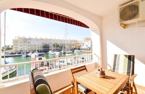 Ciudad Universitaria Apartment | Expoholidays - Centro Almerimar Puerto Deportivo