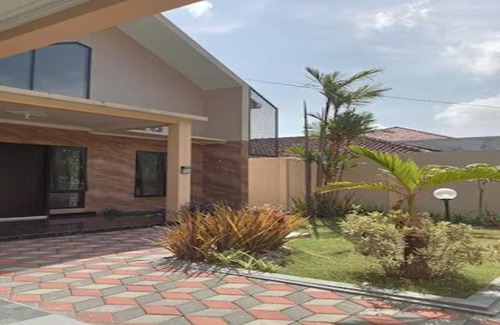 Jember Hotel | EXPRESS O 91708 Rumah Sriwijaya 12a Syariah