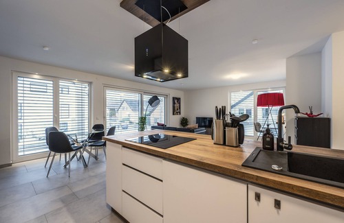 Boeblingen Apartment | EXQUIS Luxus Apart. "USM" I Fire Place I Office I Parking I Terasse I Netflix
