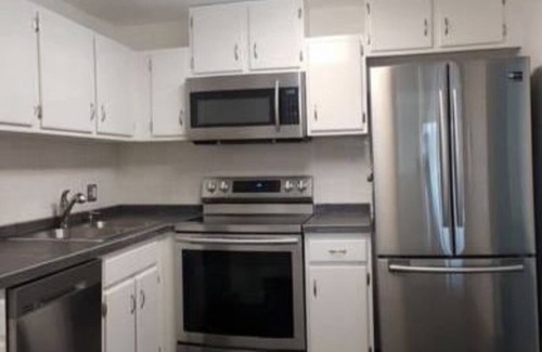 Manchester Apartment | Exquisite 2 Bedroom apartment - Manchester NH