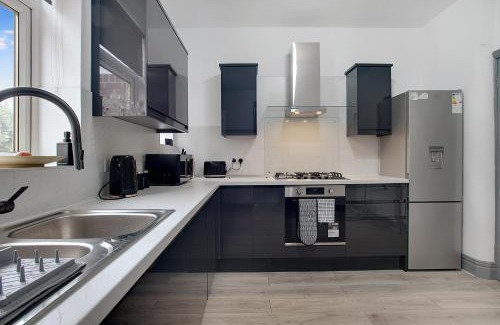 Fenham House | Exquisite 3-Bedroom, Newly Renovated, Sleeps 6