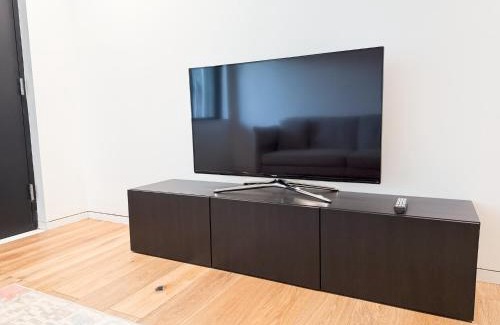 East Flatbush Apartment | Exquisite and Modern Stay in Brooklyn at Rem-Casa