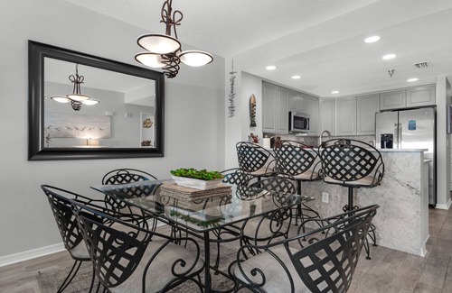 Pensacola Beach Condo | Exquisite beach front condo! Beach chairs and umbrella service included!