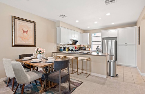 Glendora Condo | Exquisite home/4BD/5 Beds/Quiet