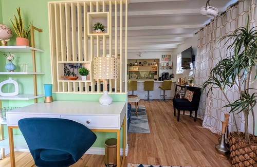 Vista Apartment | Extended Stay! 2 Bedroom/1 bath/Sleeps 6
