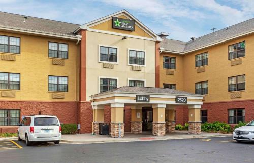 Waukesha Hotel | Extended Stay America Select Suites - Milwaukee - Waukesha