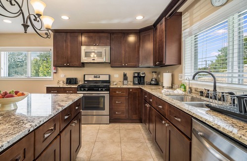 Lombard House | Extended Stay Lombard FHS Rental