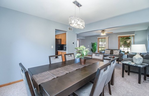 Woodridge House | Extended Stay Woodridge FHS Rental
