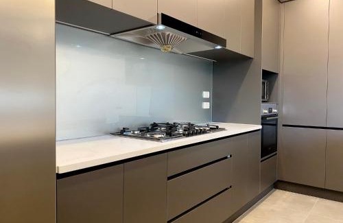 Flat Bush House | Extra-Large Brand-New House 8 Bedrooms 6 Bathrooms