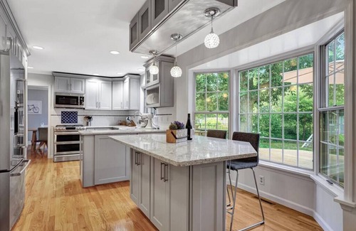 Champaign House | Extra Large Home w/Chefs Kitchen Near UofI