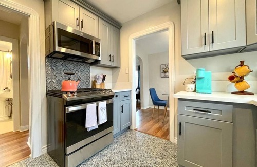 Sutter House | Extraordinaire Casa 2B1B KING beds