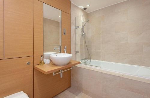 Laurieston Apartment | Extremely central Quartermile apartment near Castle and University