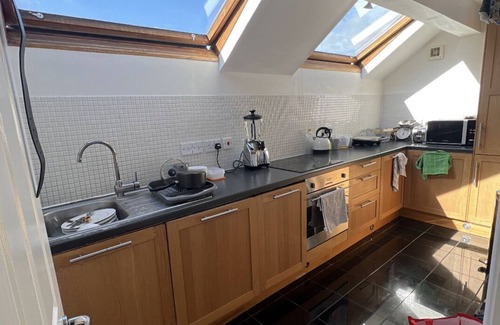 Abingdon Apartment | Extremely spacious apartment with amenities