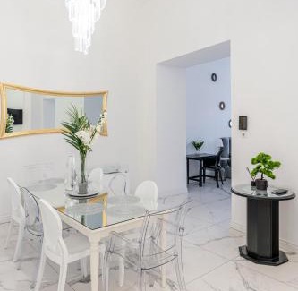 Belvaros - Lipotvaros Apartment | Eye of Budapest Luxury Apartment