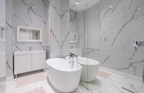 Belvaros - Lipotvaros Apartment | Eye of Budapest Luxury Apartment