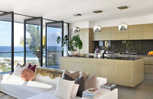 Sunrise Beach House | Eyrie House