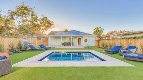 Anaheim Colony Historic District House | F-39 Helena