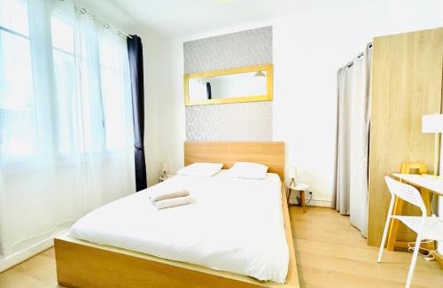 Madeleine-Champ de Mars Apartment | F2 Golden Lounge, Hyper Centre, Parking
