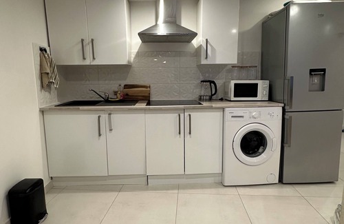 Etampes Apartment | F2 jacuzzi modern/spacious (5 min station)