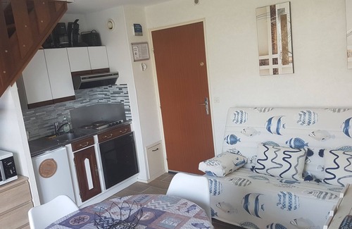 Merville-Franceville-Plage Apartment | F2 Sea View, Feet in the water