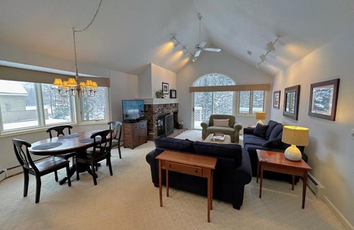 Bretton Woods House | F43 Bretton Woods single level home on golf course, perfect to ski, stay, relax, play!