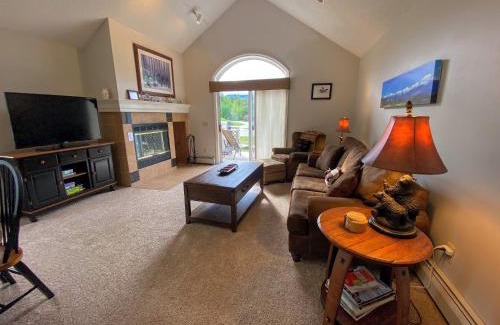 Bretton Woods Villa | F5 Renovated home on golf course in Bretton Woods AC