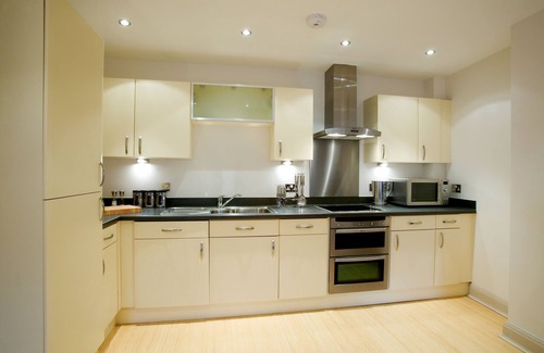 Newbury Apartment | Fab 2 Bed 2 Bath apt w/parking Pelican Hse Newbury