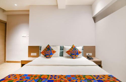 Kolkata Hotel | FabHotel Sivalika Inn - Howrah
