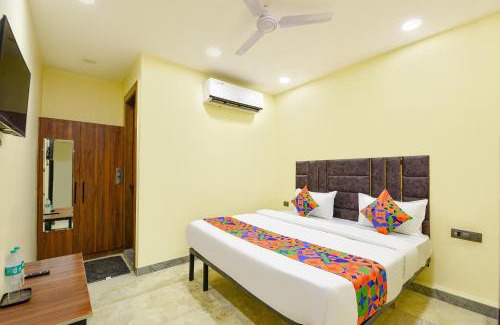 Delhi Hotel | FabHotel Yash Residency - Yamuna Sports Complex