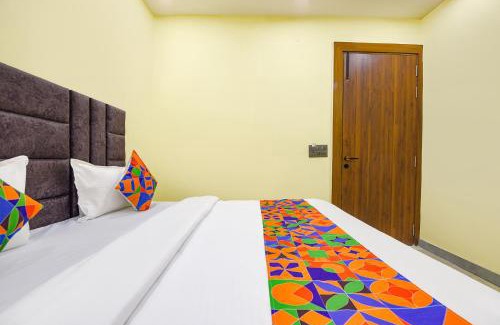 Delhi Hotel | FabHotel Yash Residency - Yamuna Sports Complex