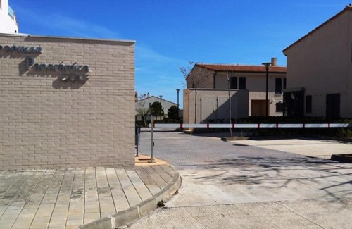San Jorge House | Fabuloso alojamiento compuesto por 4 chalets adosados de lujo en Panorámica Golf para 28 personas piscina con CIRCUITO SPA