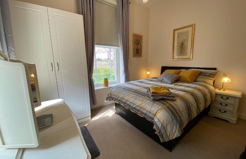 Belper Apartment | Fabulous 2 bed Historic Ground floor apartment Belper with free car parking next to property